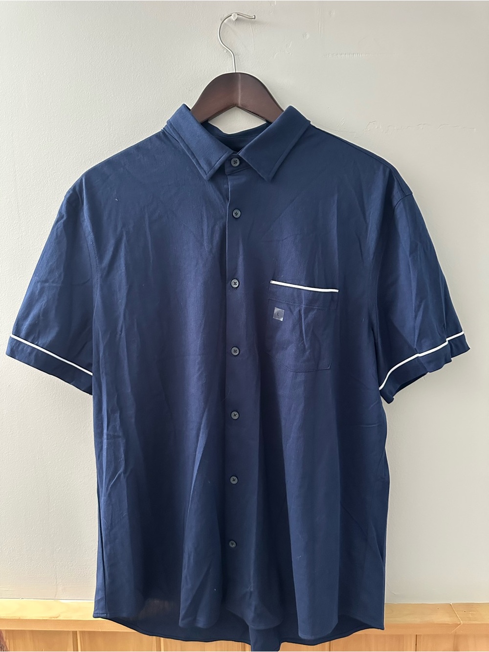 Express Navy Short-Sleeve Button-Down Shirt with White Piping